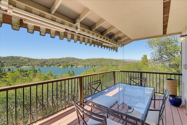 11880 Goldfinch Ct, Penn Valley, CA 95946