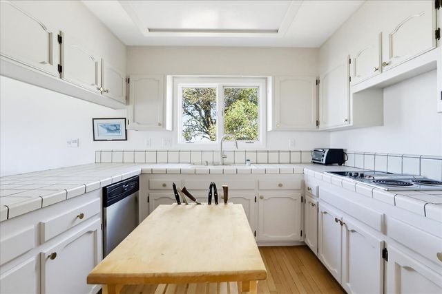 11880 Goldfinch Ct, Penn Valley, CA 95946