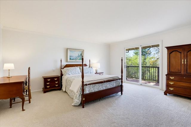 11880 Goldfinch Ct, Penn Valley, CA 95946