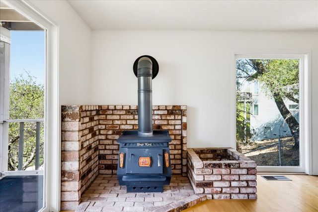 11880 Goldfinch Ct, Penn Valley, CA 95946
