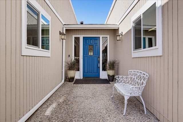 11880 Goldfinch Ct, Penn Valley, CA 95946