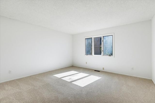 11880 Goldfinch Ct, Penn Valley, CA 95946
