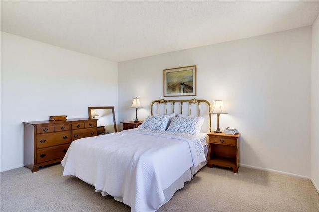 11880 Goldfinch Ct, Penn Valley, CA 95946