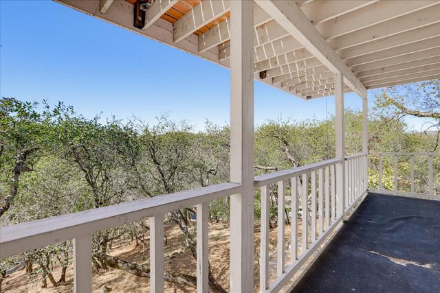 11880 Goldfinch Ct, Penn Valley, CA 95946