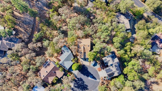 11880 Goldfinch Ct, Penn Valley, CA 95946