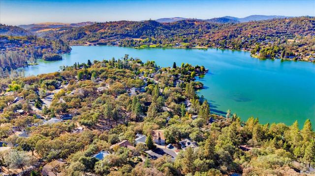11880 Goldfinch Ct, Penn Valley, CA 95946