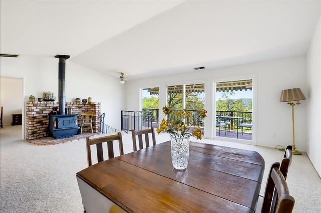 11880 Goldfinch Ct, Penn Valley, CA 95946
