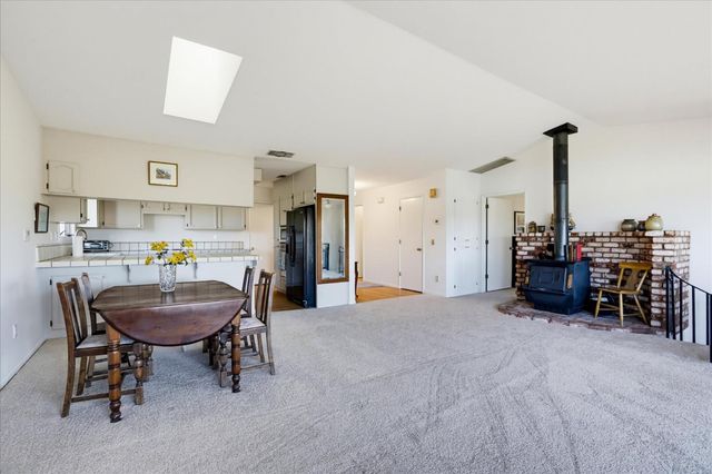 11880 Goldfinch Ct, Penn Valley, CA 95946