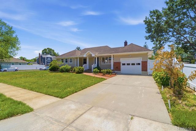 2934 Kinloch Road, Wantagh, NY 11793