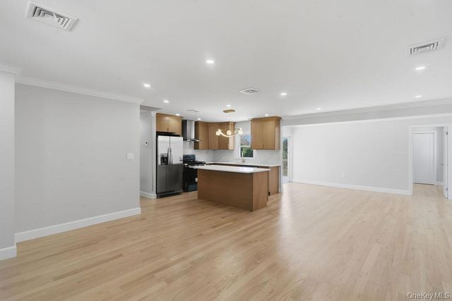 2934 Kinloch Road, Wantagh, NY 11793