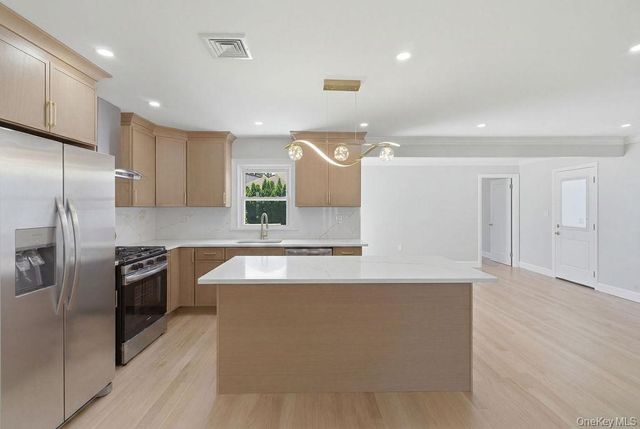 2934 Kinloch Road, Wantagh, NY 11793