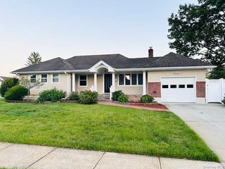 2934 Kinloch Road, Wantagh, NY 11793