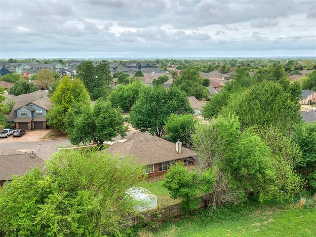 1019 Pruett Drive, Edmond, OK 73003