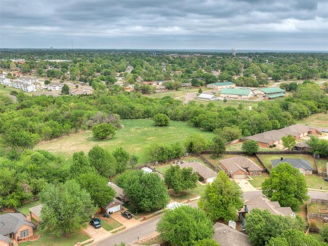 1019 Pruett Drive, Edmond, OK 73003
