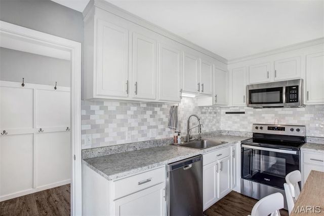 111 Downing Street, House Springs, MO 63051