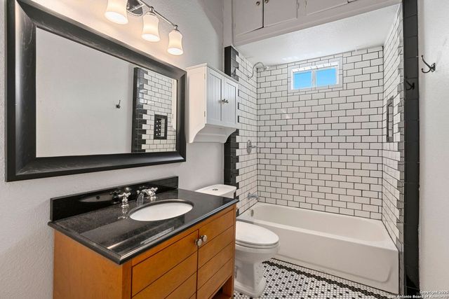 925 Lamar, San Antonio, TX 78202