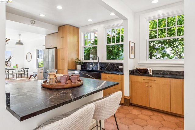 865 Contra Costa Ave, Berkeley, CA 94707