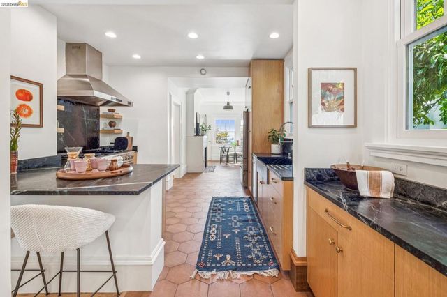 865 Contra Costa Ave, Berkeley, CA 94707