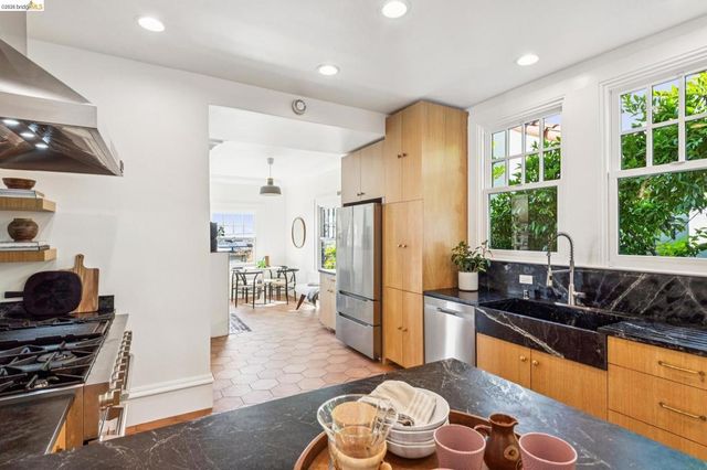865 Contra Costa Ave, Berkeley, CA 94707