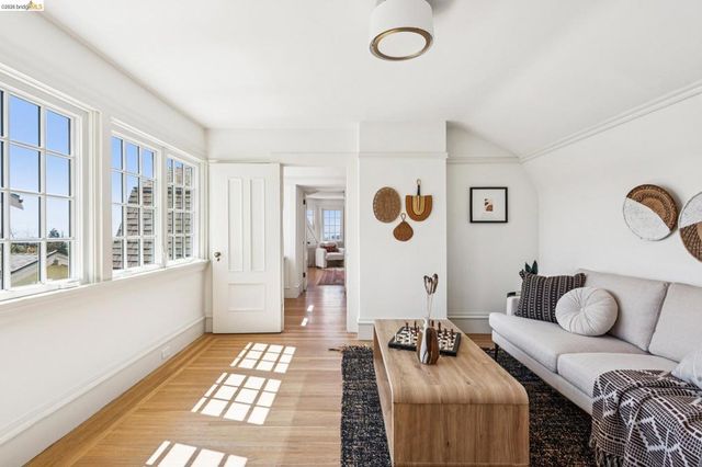865 Contra Costa Ave, Berkeley, CA 94707