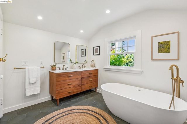 865 Contra Costa Ave, Berkeley, CA 94707