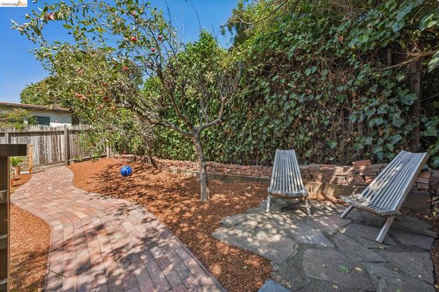 865 Contra Costa Ave, Berkeley, CA 94707