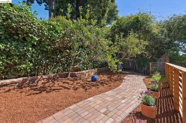 865 Contra Costa Ave, Berkeley, CA 94707