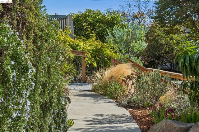 865 Contra Costa Ave, Berkeley, CA 94707