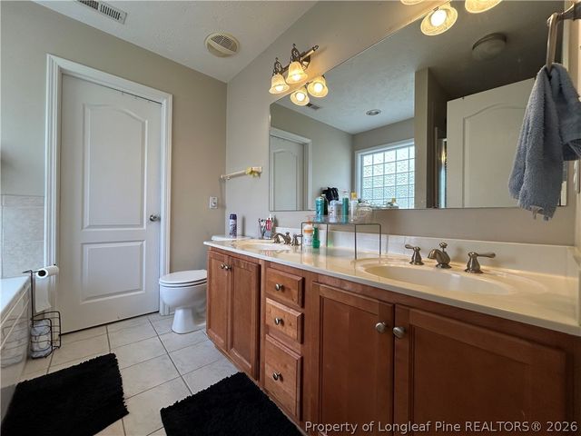 889 Louisiana Drive, Raeford, NC 28376