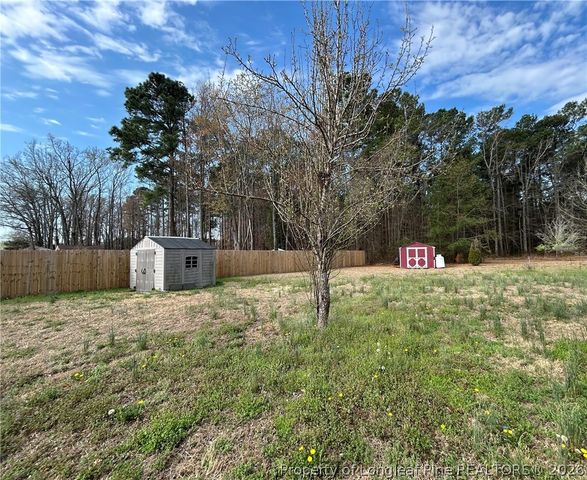 889 Louisiana Drive, Raeford, NC 28376