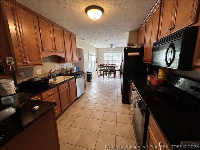 889 Louisiana Drive, Raeford, NC 28376