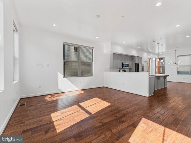 1429 S LAWRENCE TER, Philadelphia, PA 19147