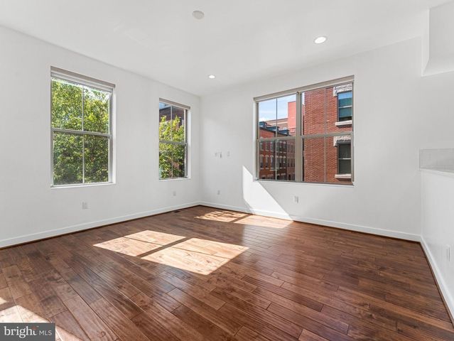 1429 S LAWRENCE TER, Philadelphia, PA 19147