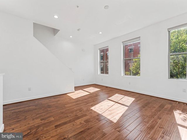 1429 S LAWRENCE TER, Philadelphia, PA 19147
