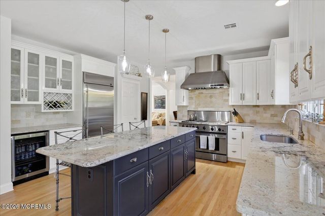 371 Karen Court, Freehold, NJ 07728
