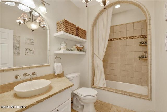 371 Karen Court, Freehold, NJ 07728