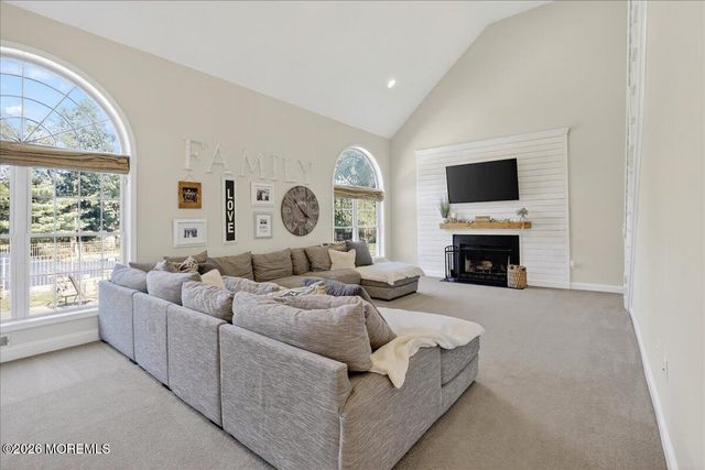 371 Karen Court, Freehold, NJ 07728
