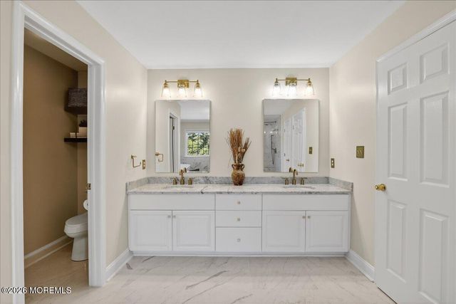 371 Karen Court, Freehold, NJ 07728