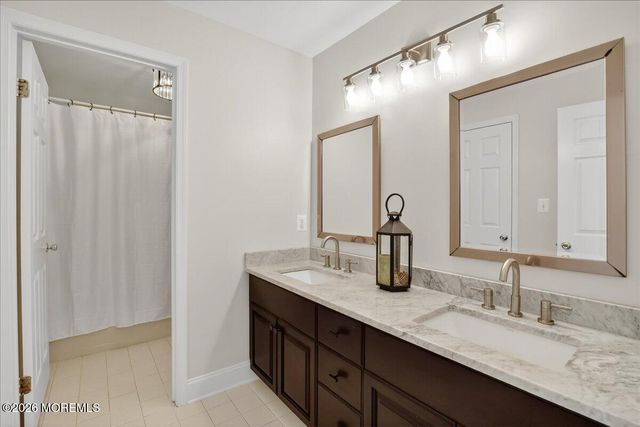 371 Karen Court, Freehold, NJ 07728