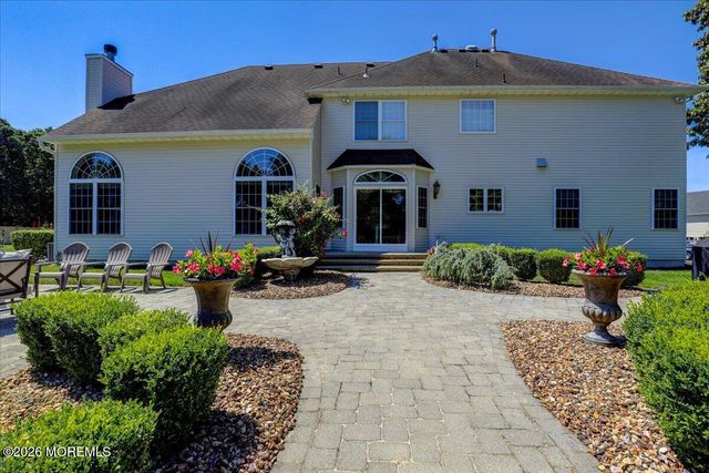 371 Karen Court, Freehold, NJ 07728