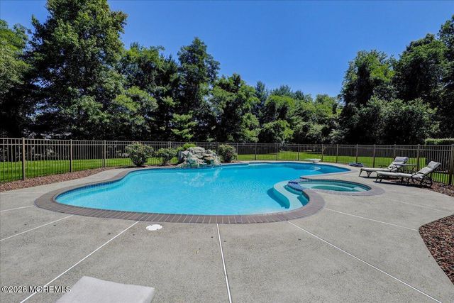 371 Karen Court, Freehold, NJ 07728