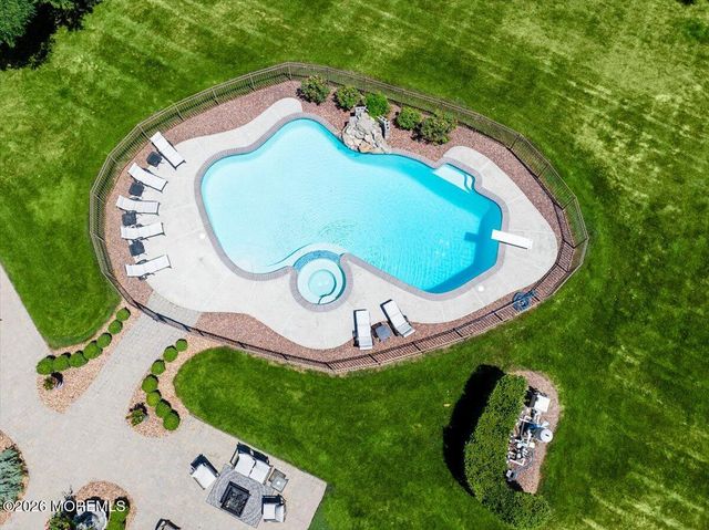 371 Karen Court, Freehold, NJ 07728
