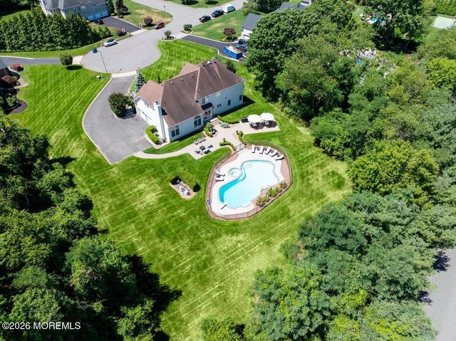 371 Karen Court, Freehold, NJ 07728