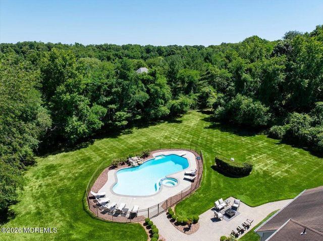 371 Karen Court, Freehold, NJ 07728