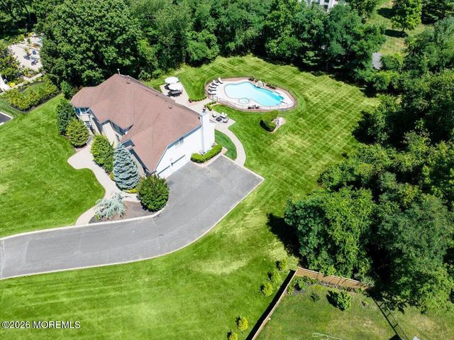 371 Karen Court, Freehold, NJ 07728