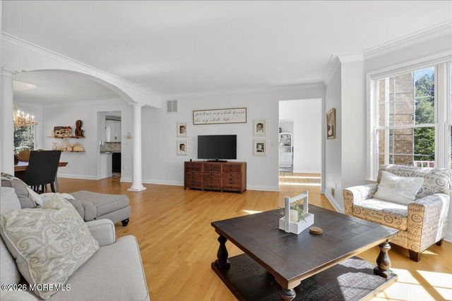371 Karen Court, Freehold, NJ 07728
