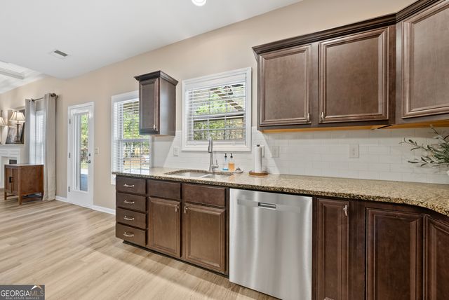 67 Pin Oak Way, Hamilton, GA 31811