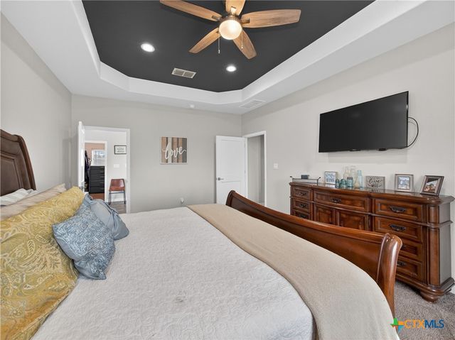 494 Flash Circle, Luling, TX 78648