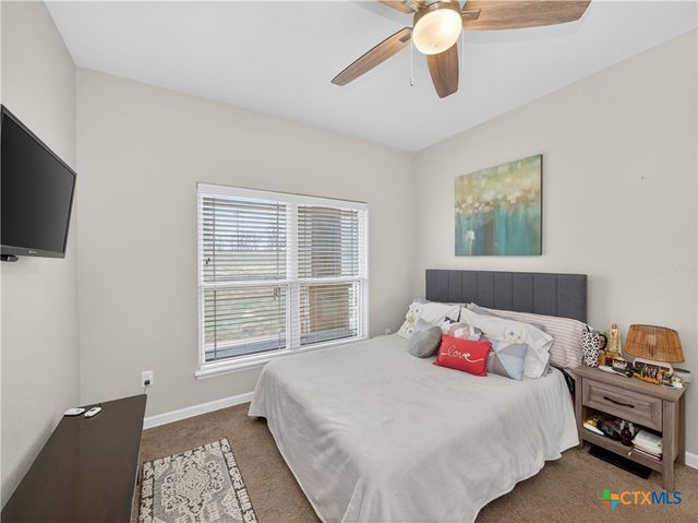 494 Flash Circle, Luling, TX 78648