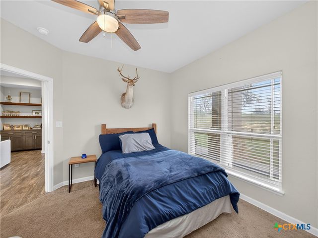 494 Flash Circle, Luling, TX 78648